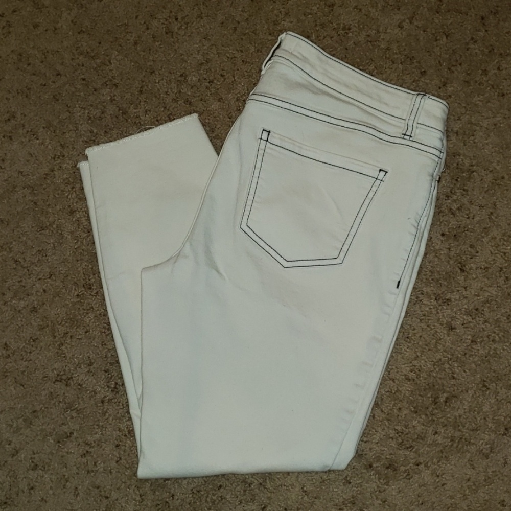 Lauren Conrad off- white Skinny Crop Size 10